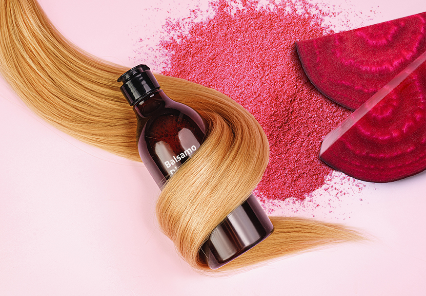 Shampoo,,Conditioner,For,Hair,On,A,Pink,Background